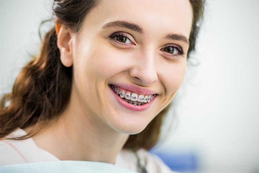 Ortodoncia en adultos con implantes dentales, ¿es posible?